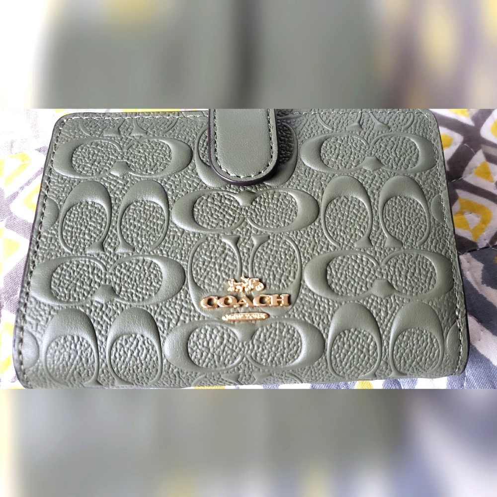 Coach Medium Corner Zip Wallet Signature Leather Military Green